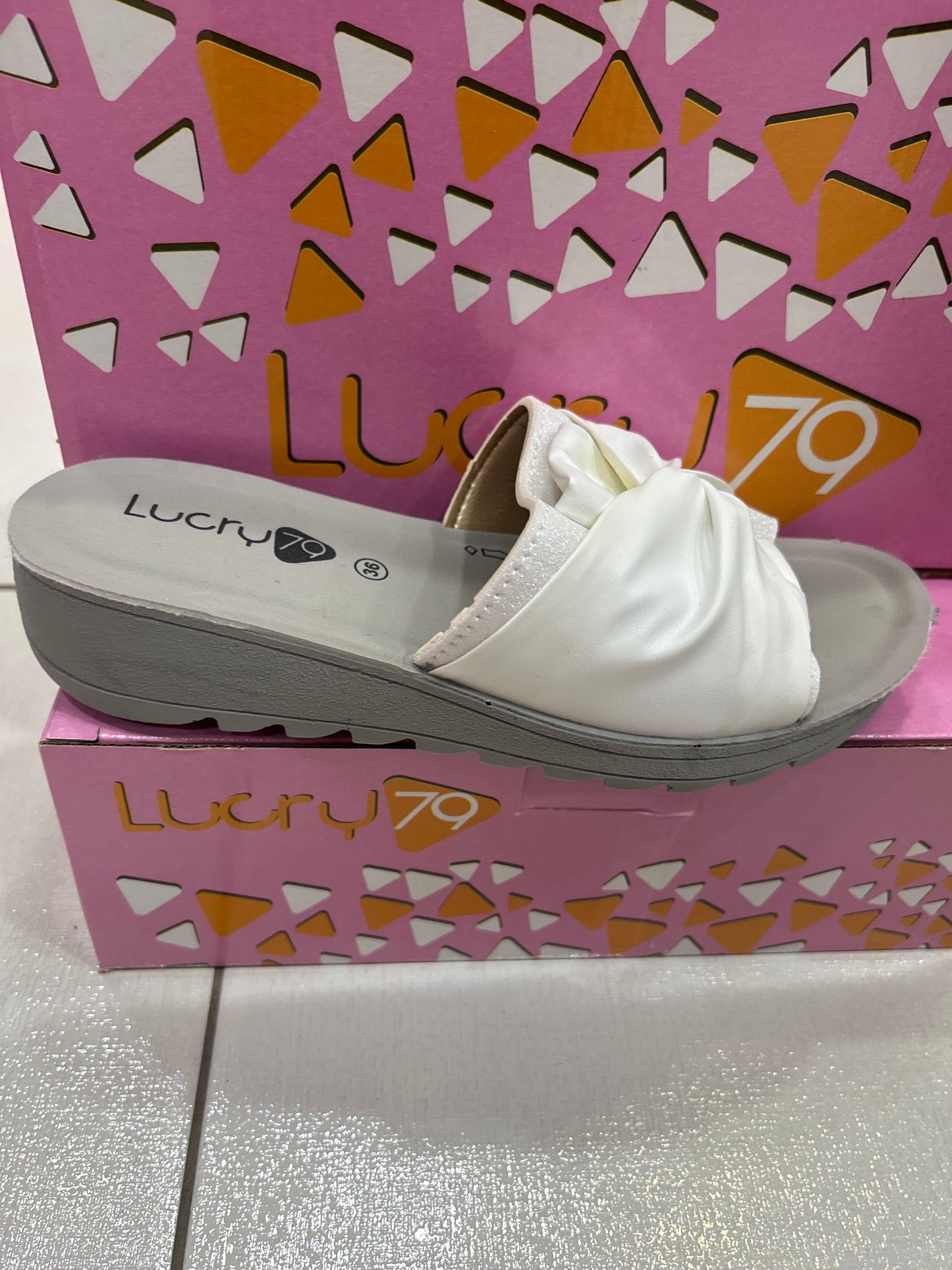 Lucry 79