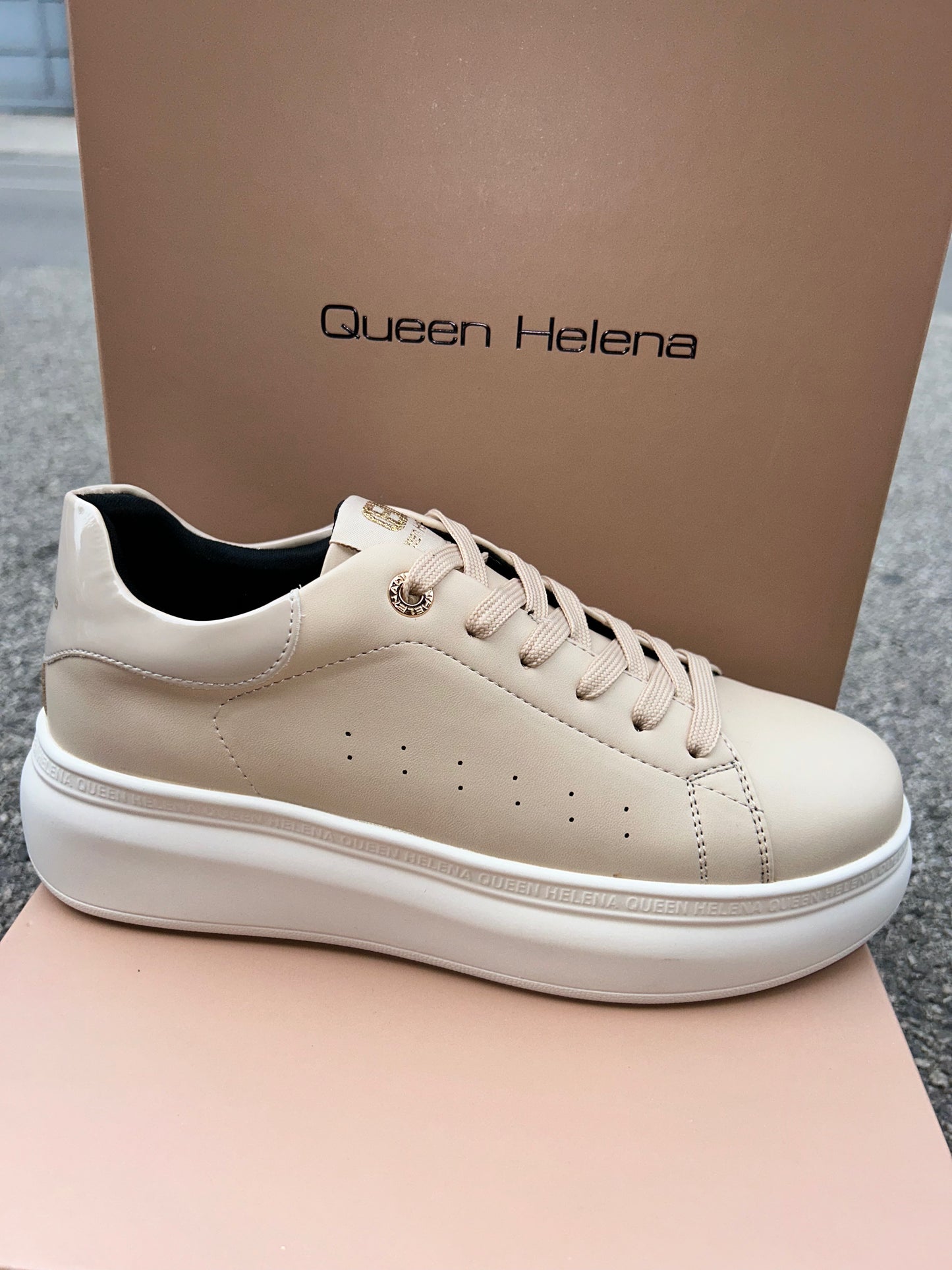 Sneakers Queen Helena (X33-11)