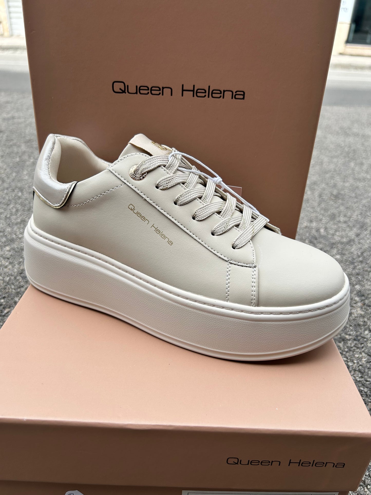 Sneakers Queen Helena (x33-4)