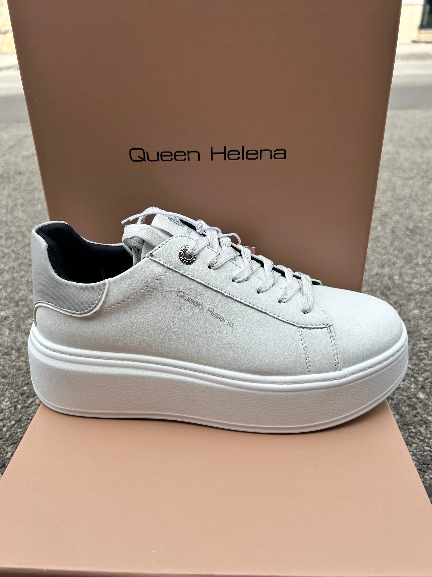 Sneakers Queen Helena (x33-4)