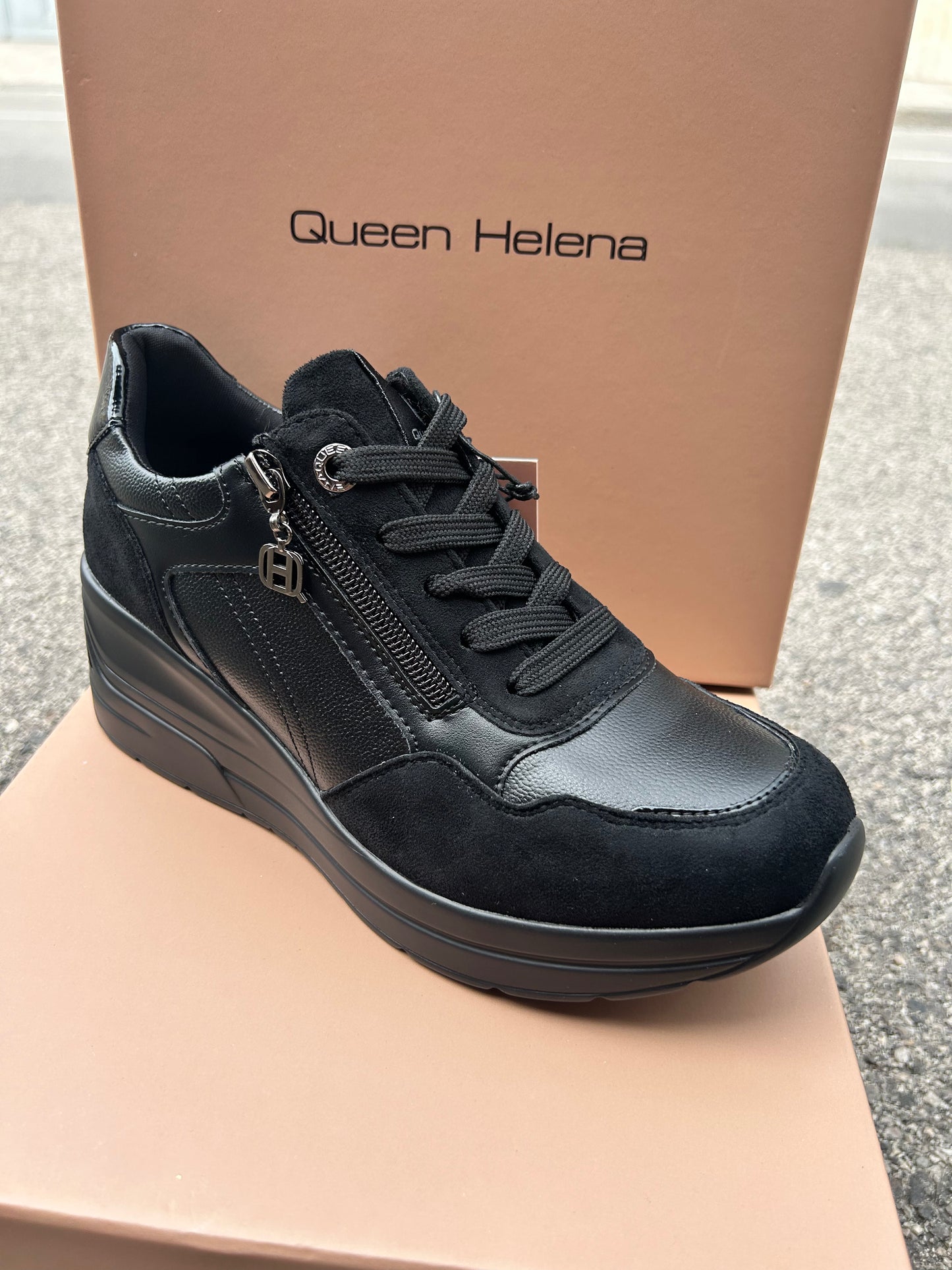 Sneakers Queen Helena (x33-29)