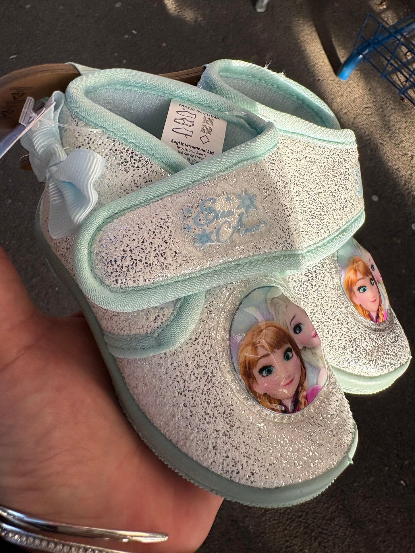 Scarpine Asilo bimba