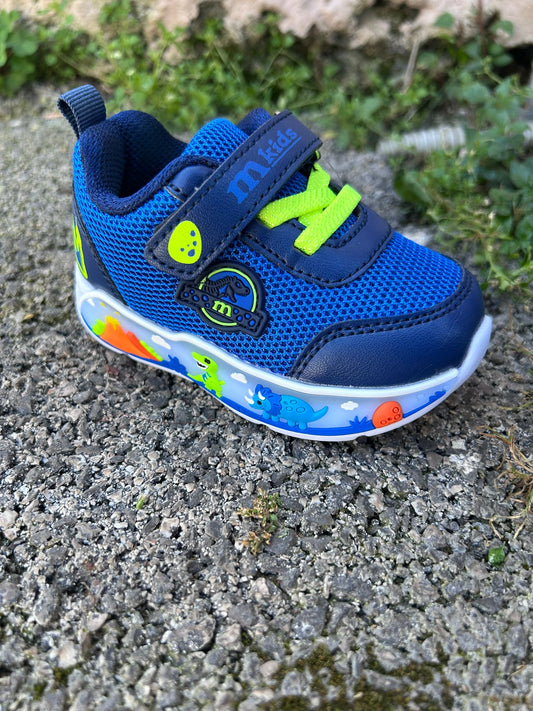 Sneakers bimbo Melania