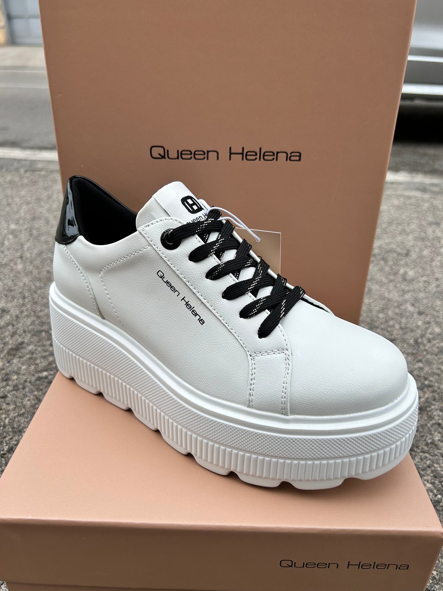Sneakers Queen Helena (X33-6)