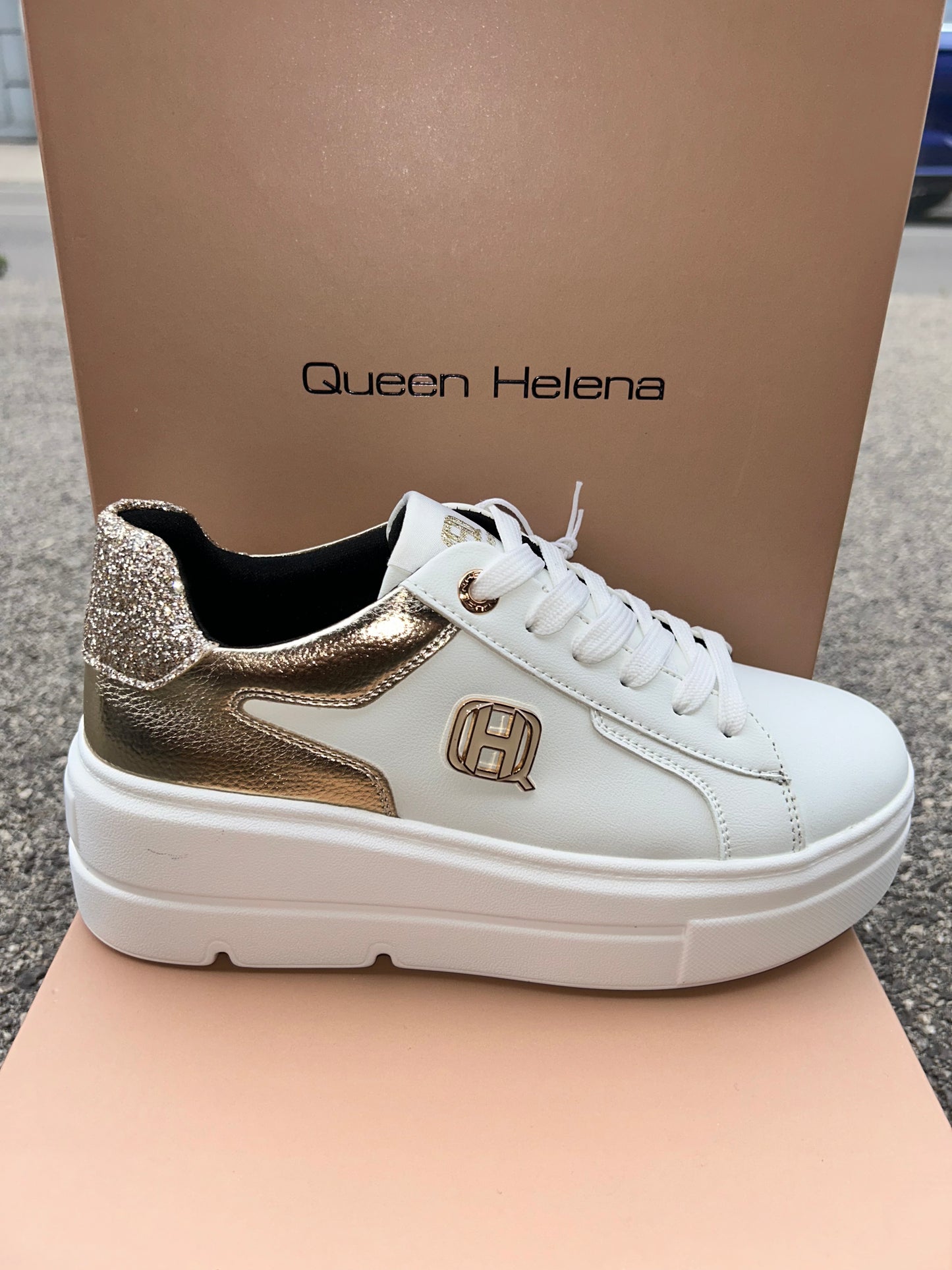 Sneakers Queen Helena (x33-11)