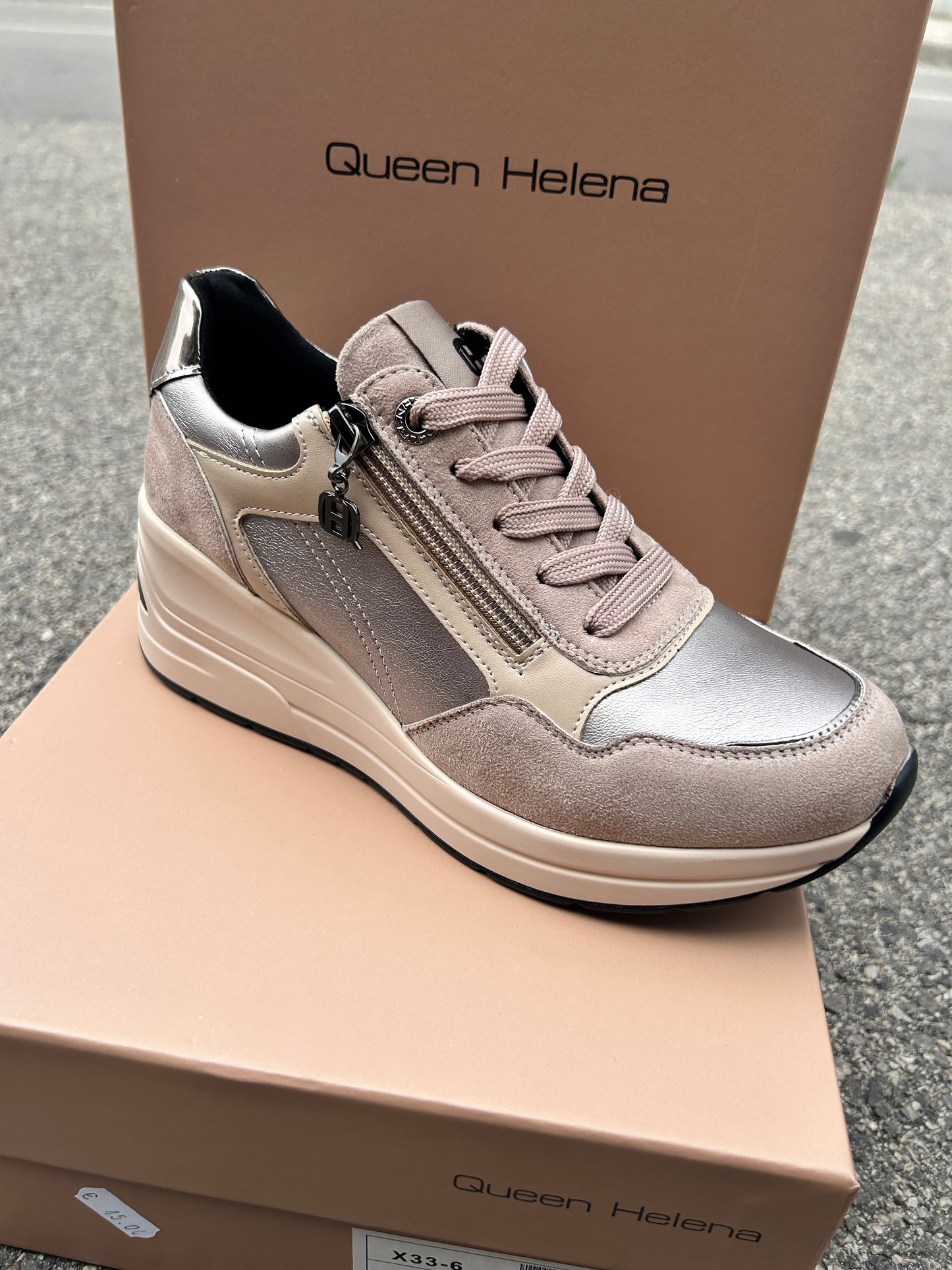 Sneakers Queen Helena (x33-29)