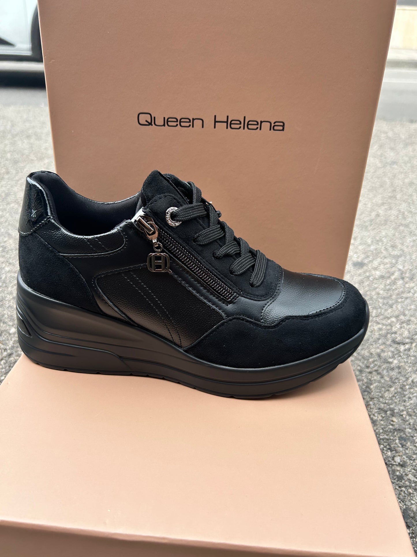 Sneakers Queen Helena (x33-29)