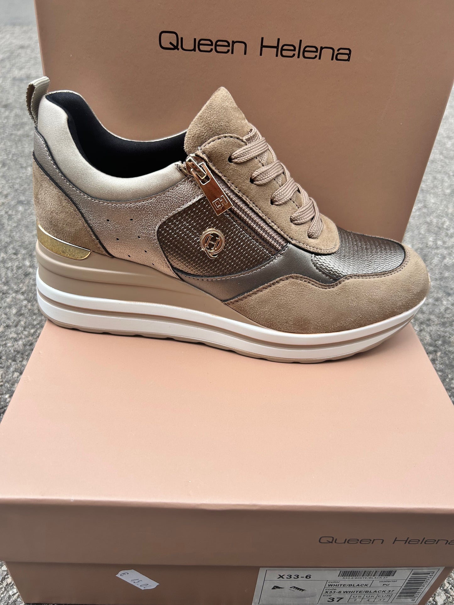 Sneakers Queen Helena (x31-34)