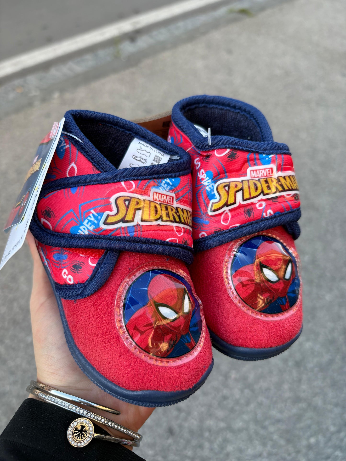 Scarpine asilo bimbo